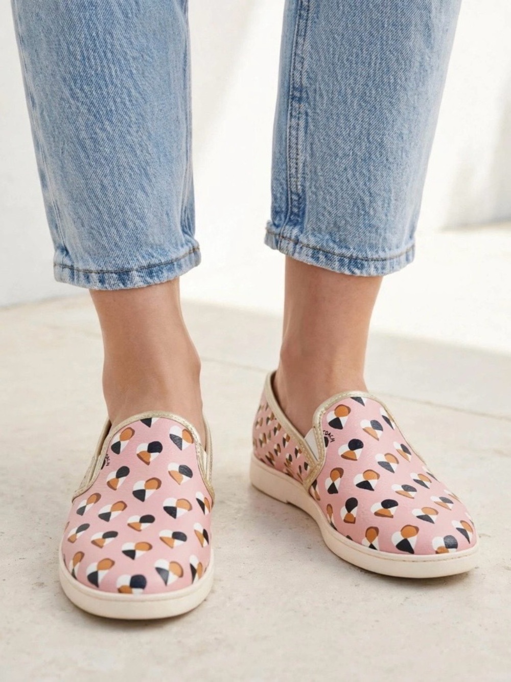 COACH BLUSH LEATHER SLIP ON HEARTS 💕 NWT Size 7